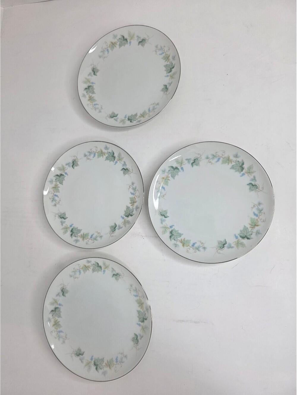 Vintage Fashion Manor Fine China Dessert  Plates 4 pc. 7"